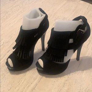 Open toe black heels